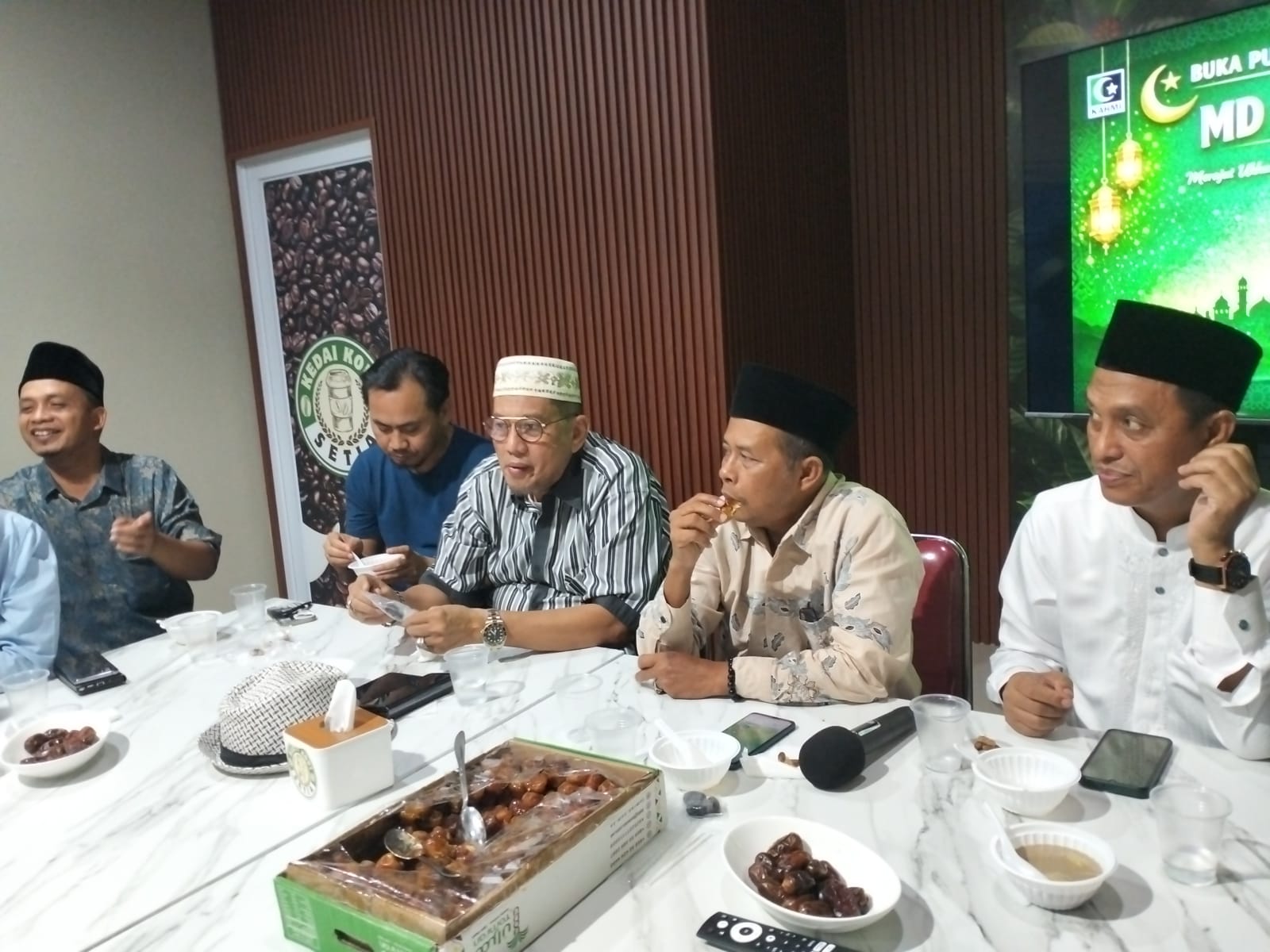 Aman Rajut Silaturahmi Bersama HMI dan KAHMI Batam, Buka Puasa Bersama di Kedai Kopi Setia